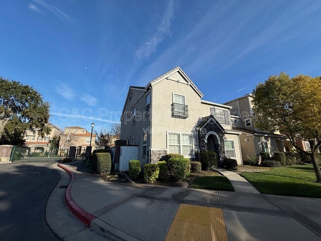 Building Photo - 10628 Siskiyou Ln