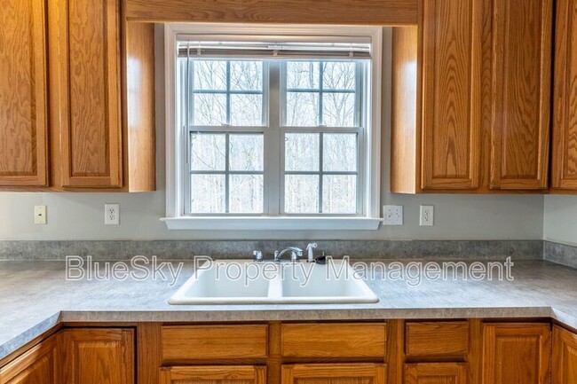 Building Photo - 2304 Ravenswood Ct