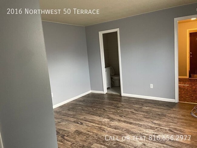 Building Photo - 2016 NW 50 Terrace