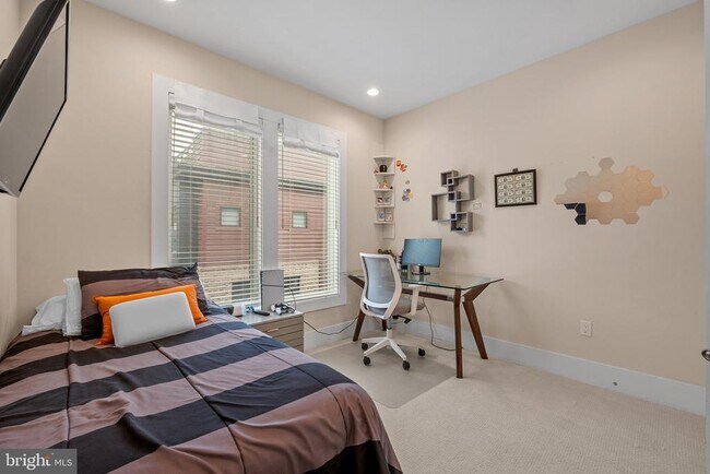 Building Photo - 5307 Merriam St