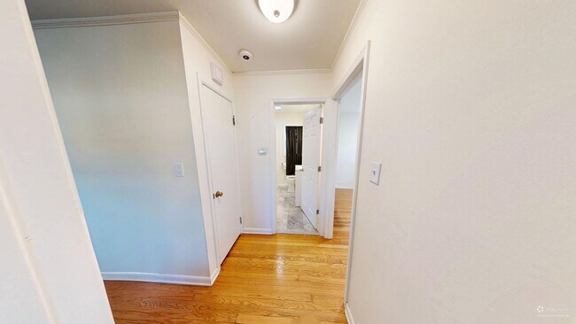 Building Photo - South Colonie Schools 2BR 1BA