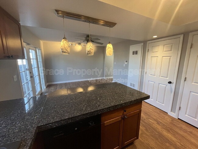 Building Photo - 1137 Milky Way