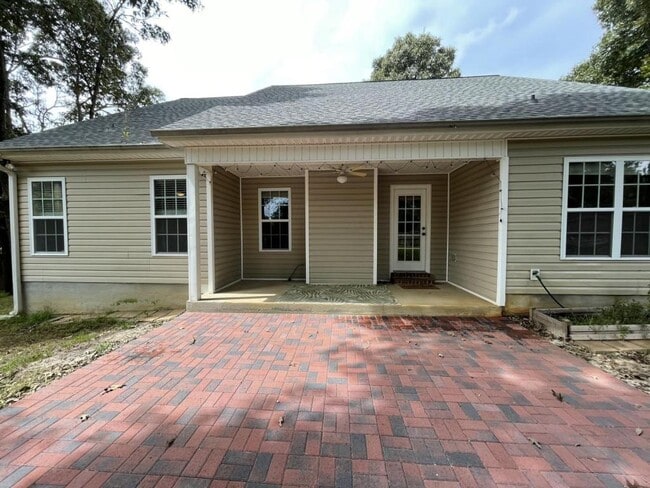 Building Photo - 119 Blackstone Court