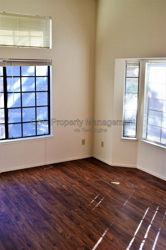 Building Photo - 1026 Olympic Ln