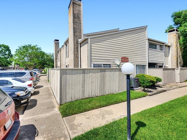 Building Photo - 9548 Pagewood Ln