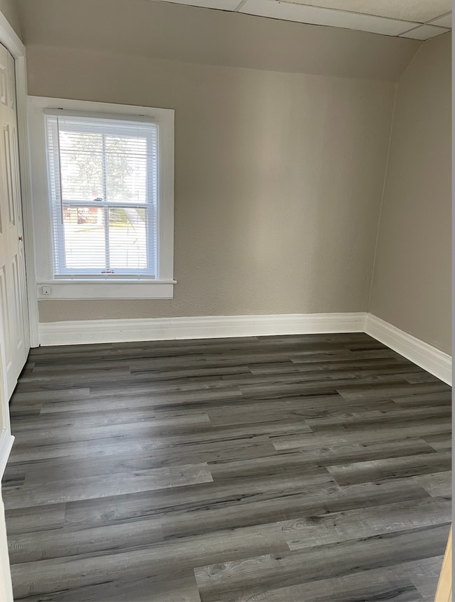 Building Photo - 829 W Franklin St