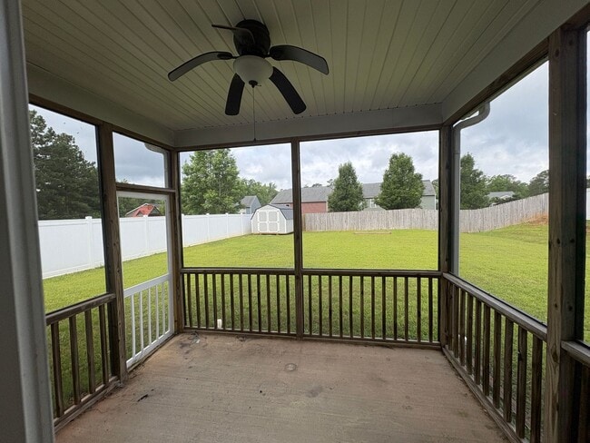 Building Photo - Gorgeous Sanford Home with Fenced Yard