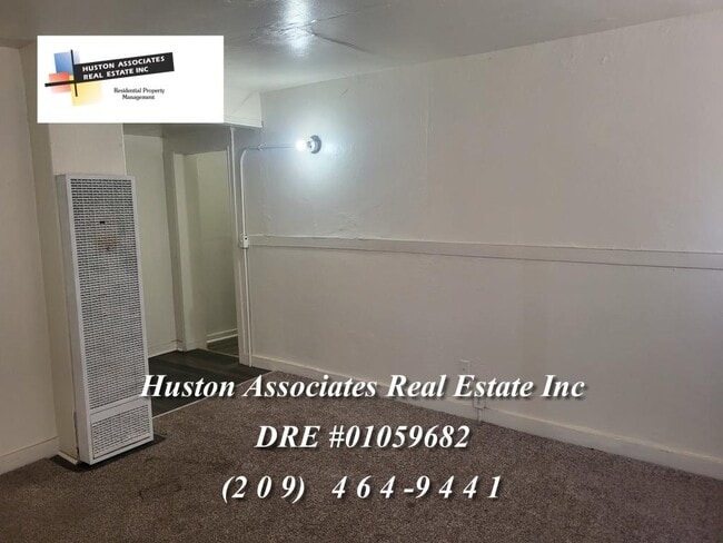 Building Photo - 244 N Pilgrim St