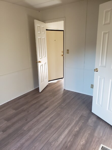 Building Photo - 4018 Chestnut Woods Dr