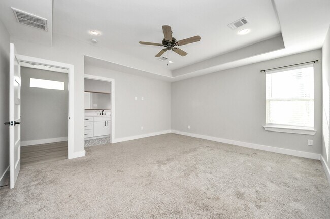 Building Photo - 807 Avenue J