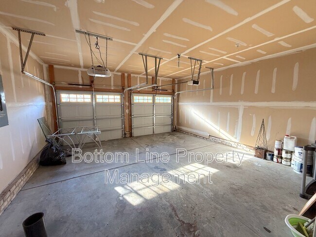 Building Photo - 2420 Early Flight Dr