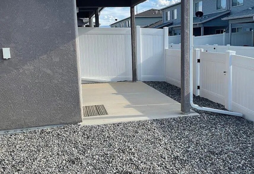 Back Patio Area - 657 Trinity Way