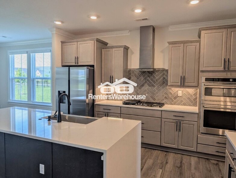 Building Photo - 1829 Malvern Dr