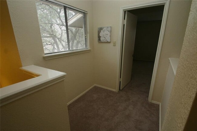 Building Photo - 4203 Dauphine Dr