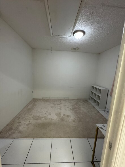 Building Photo - 19323 Carolina Cir