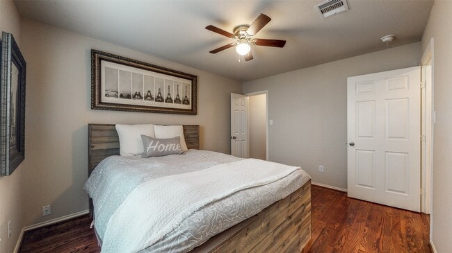 Building Photo - 1321 Paige St