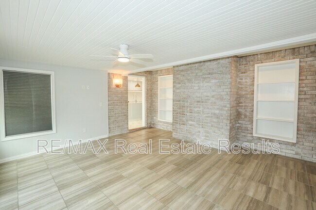 Building Photo - 57 Taylor Dr