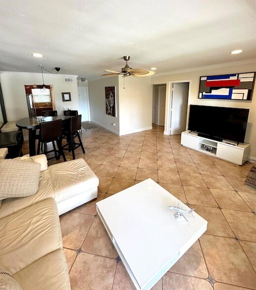 Building Photo - 2501 S Ocean Blvd