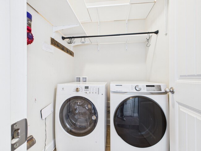 Building Photo - 13820 Netherton Ln