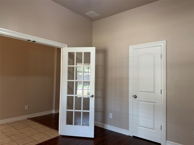 Building Photo - 9638 Castlerock Tr