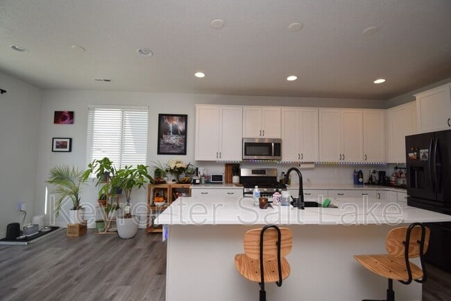 Building Photo - 2964 S 2500 W St