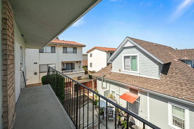 Building Photo - 717 S Meyler St