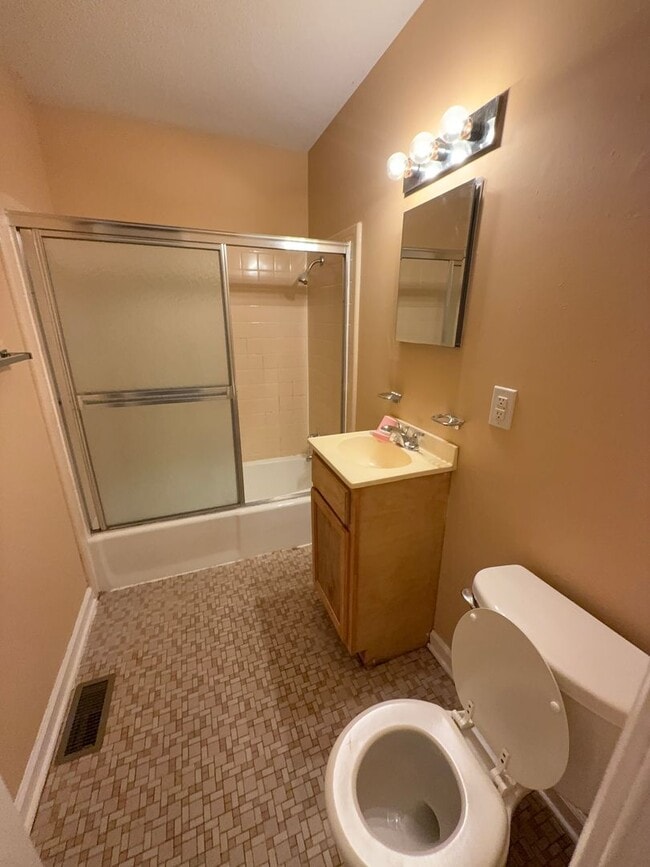 Building Photo - Fidelity Court offers comfort and convenie...