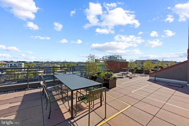 Building Photo - 2120 Vermont Ave NW