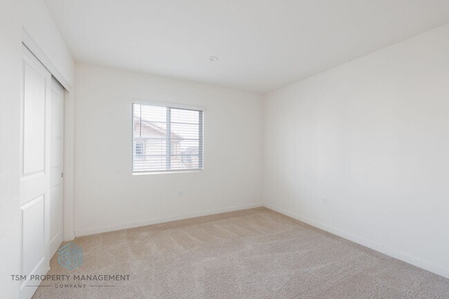 Building Photo - 16040 Olivas Ln