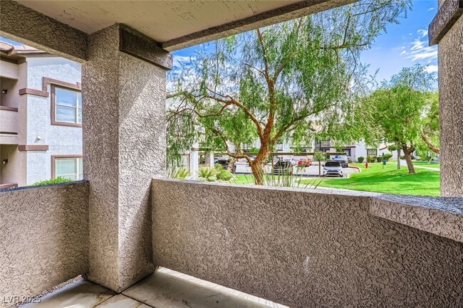 Building Photo - 45 Maleena Mesa St