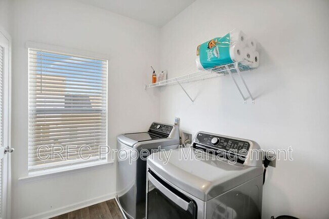 Building Photo - 691 Snow Owl Dr