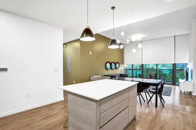 Building Photo - 1220 17th St