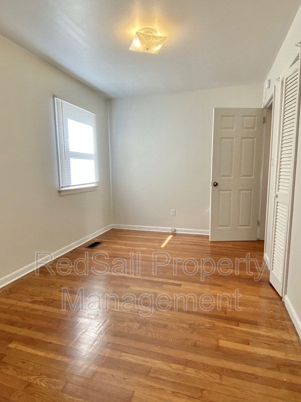 Building Photo - 1006 73rd St