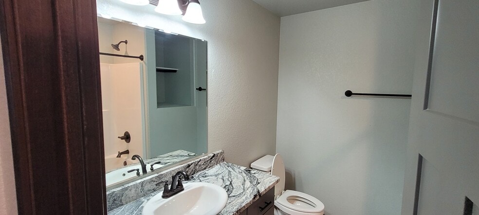 Building Photo - 541 Bull Run Dr