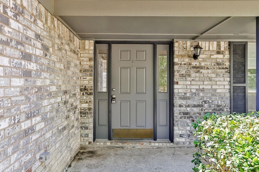 Building Photo - 5504 Big Bend Dr