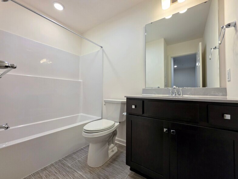 Building Photo - 2449 Spring Water Cir
