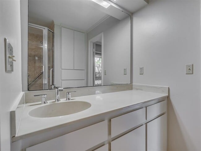 Building Photo - 2530 NW 62nd St