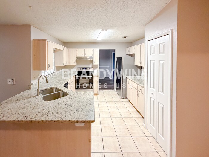 Building Photo - 7129 Ironwood Dr