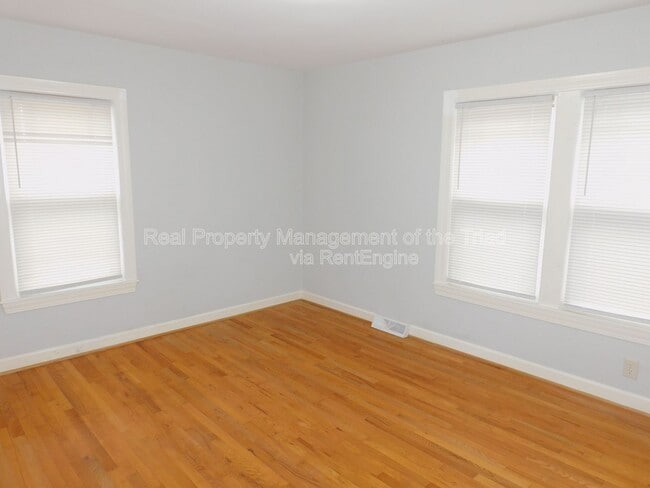 Building Photo - 3713 N Cherry St