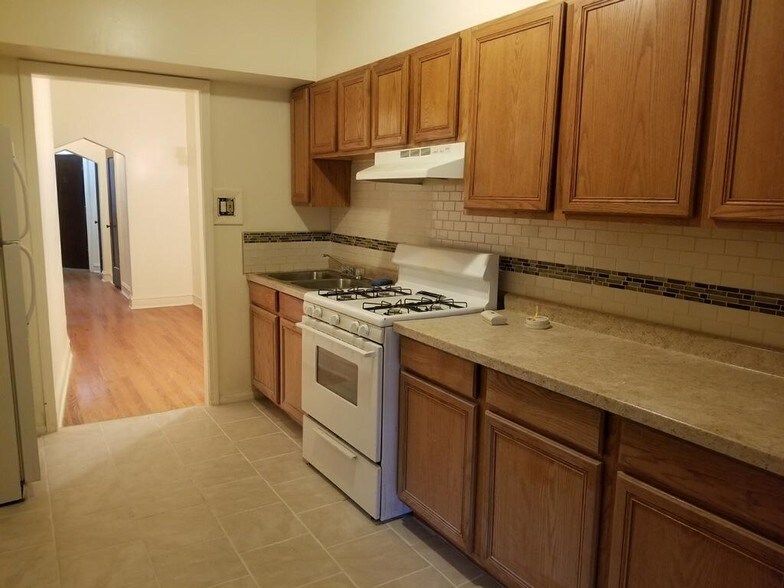 Kitchen - 8229 S Clyde Ave