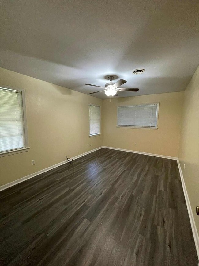 Building Photo - 7 Minutes to Barksdale AFB