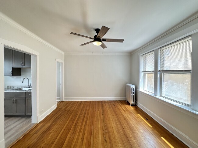 Building Photo - 4831 N Springfield Ave