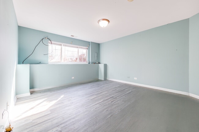 Building Photo - 3377 Ravinia Cir