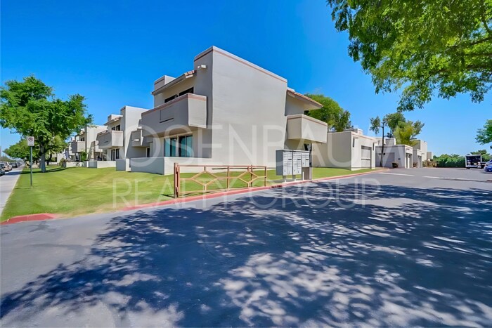 Building Photo - 885 N Granite Reef Rd