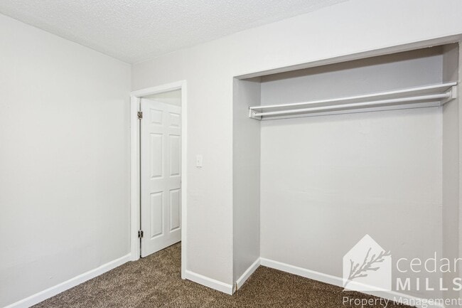 Building Photo - 2 bedroom home, GET 1/2 OFF 1ST MONTH!