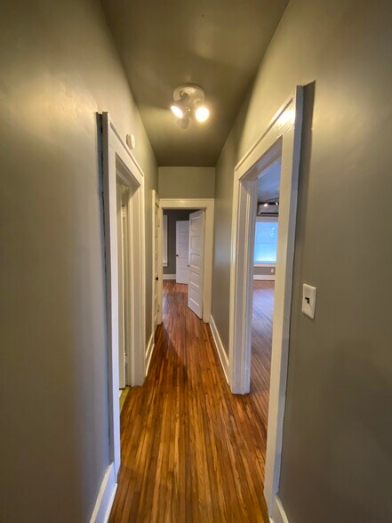 Building Photo - 147 N Lewis Pl