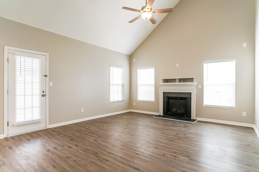 Building Photo - 4709 Alenja Ln