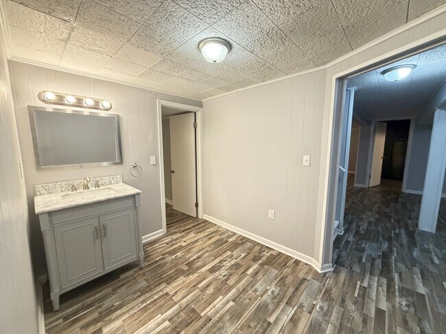 Building Photo - 2208 Stephan Ln