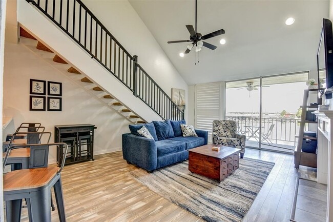 Building Photo - 12600 Melville Dr