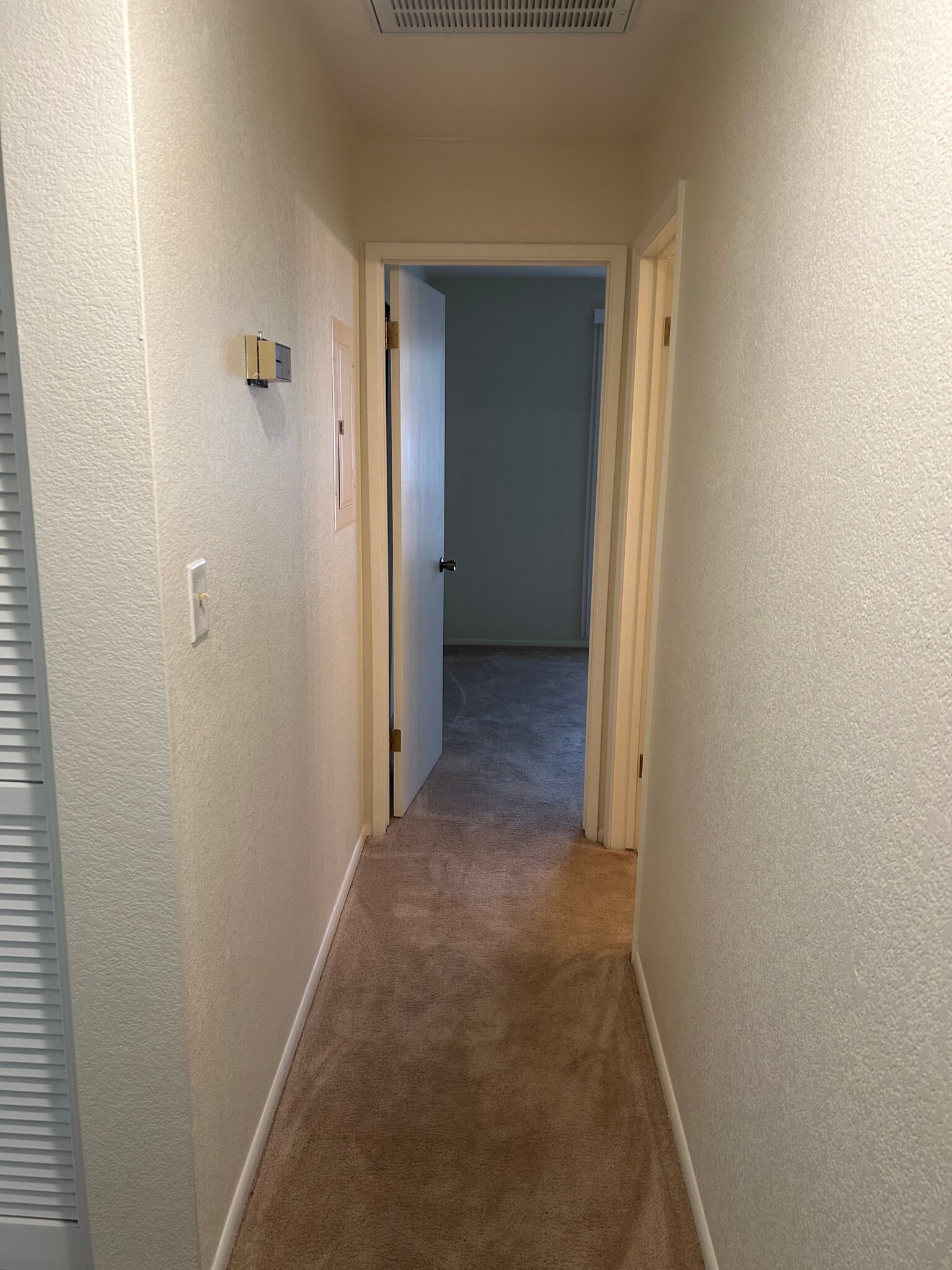 Building Photo - 2044 Mesquite Ln